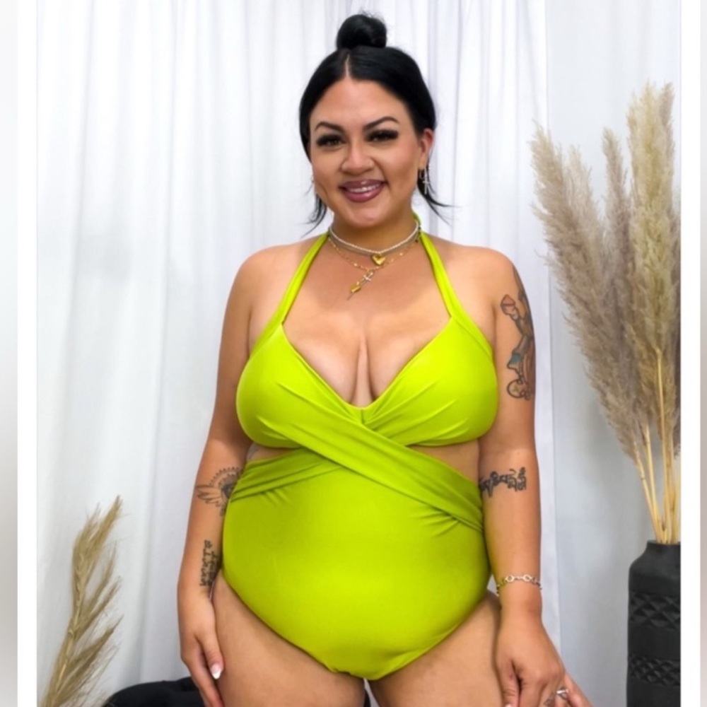 Plus size Green one piece swimsuit cupshe open sides
